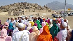 Mumineen near Jabal ur Rahmat